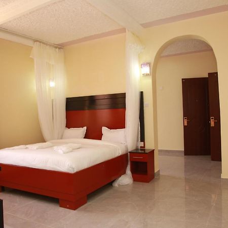 Sunstar Resort Thika Bagian luar foto